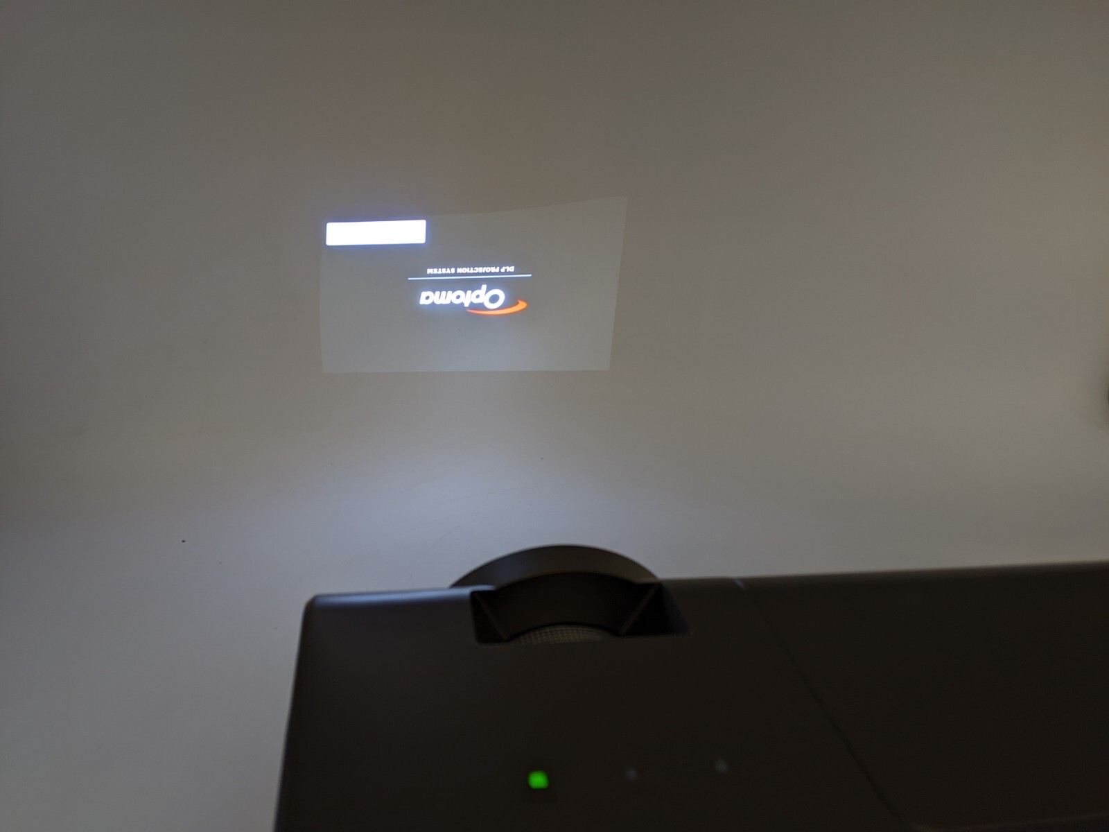 Optima Crestron DAEHUZZ EH500 Projector Office Conference Room 3D HDMI VGA Used