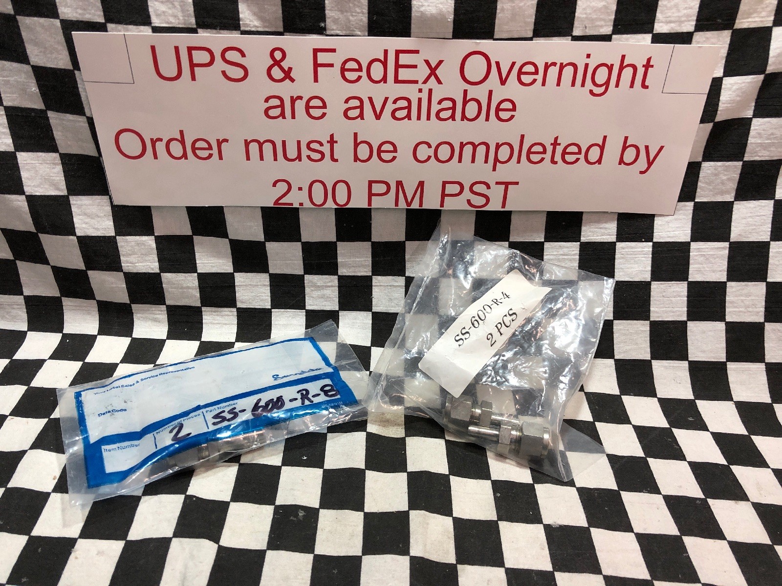 SWAGELOK SS-600-R-4 & SS-600-R-8, REDUCER 1/4″ TO 1/2″ LOT OF 4 #ShipSameDay#Z36