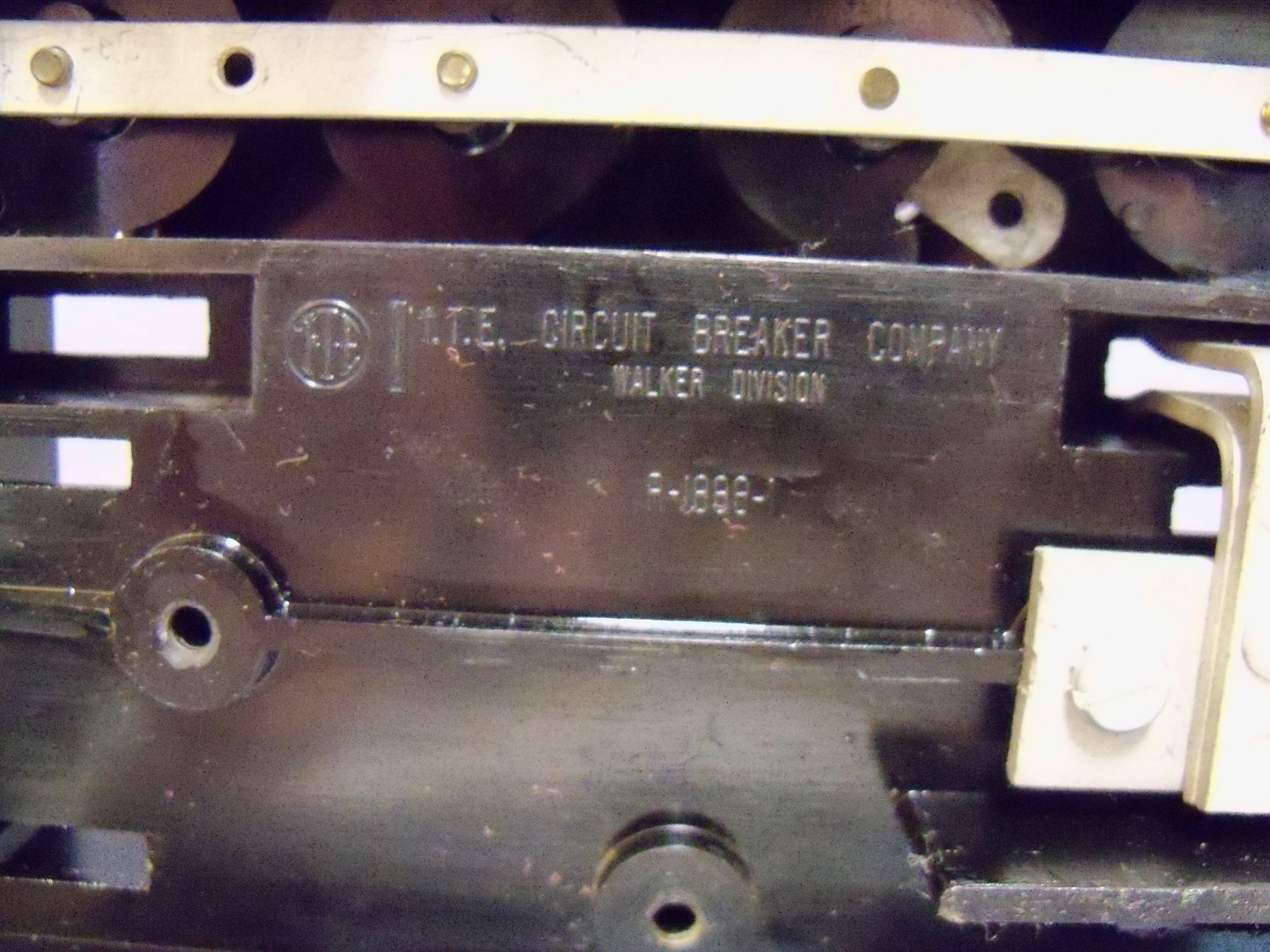 Weco / ITE R-1888-1 Fuse Block w 100A Fuse Pull Out