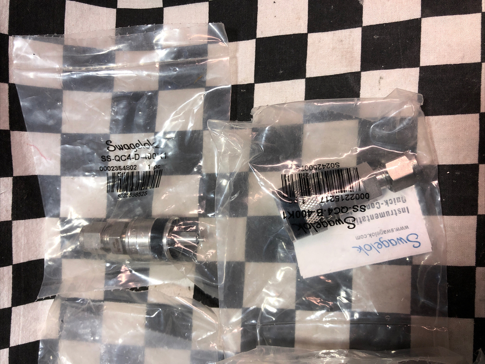 SWAGELOK Quick Connect 1/4″, SS-QC4-B-400K1 & SS-QC4-D-400K1, LOT OF 10 SETS