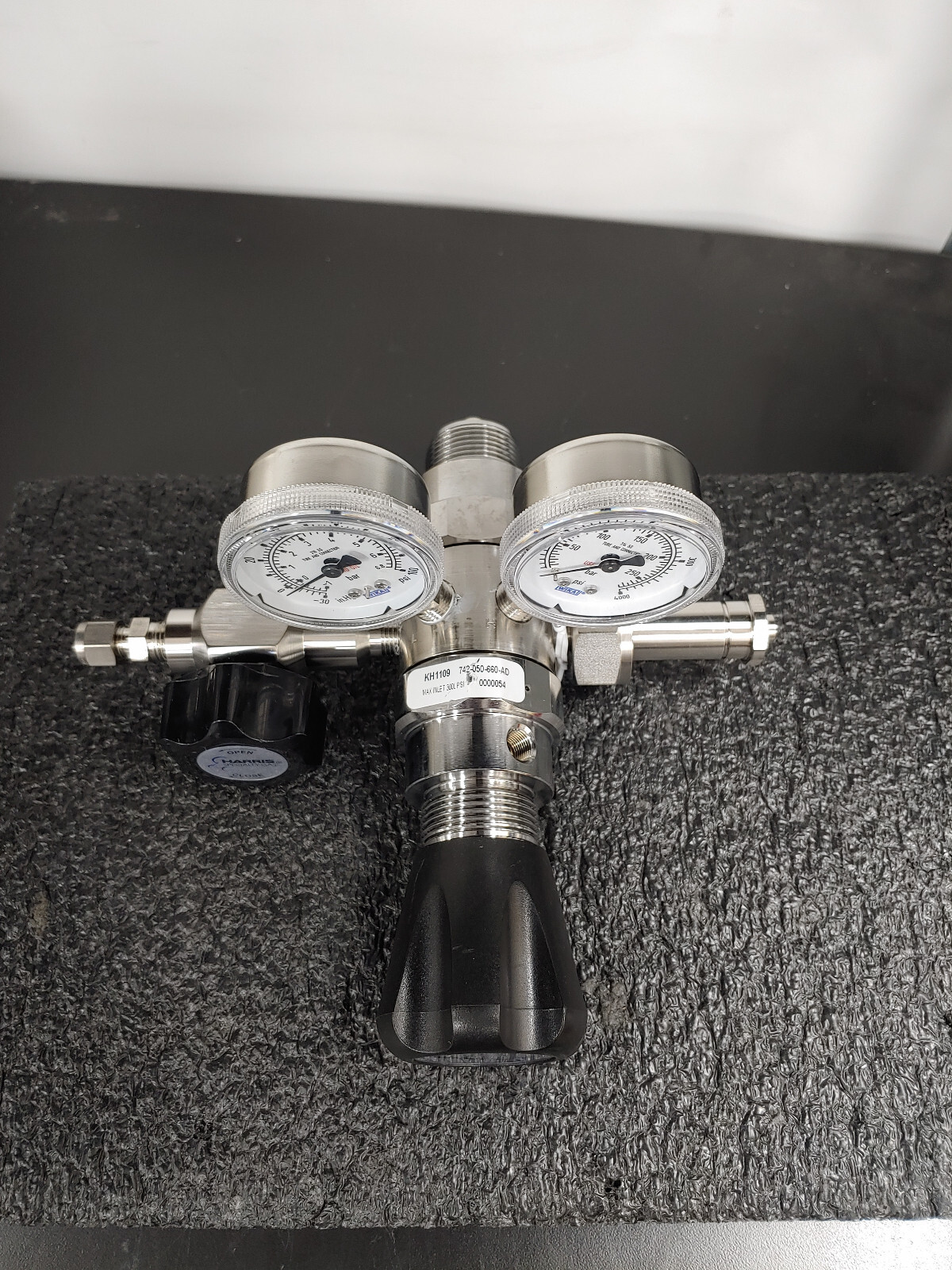 HARRIS KH1109 High Purity Two Stage Gas Regulator