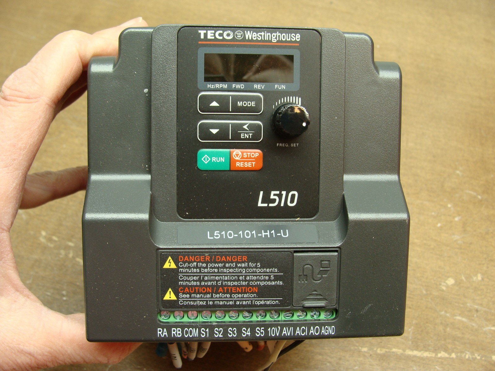 1 Hp TECO 1 ph to 3 ph FREQUENCY DRIVE L510-101-H1-U IN 100-120V OUT 0-240V