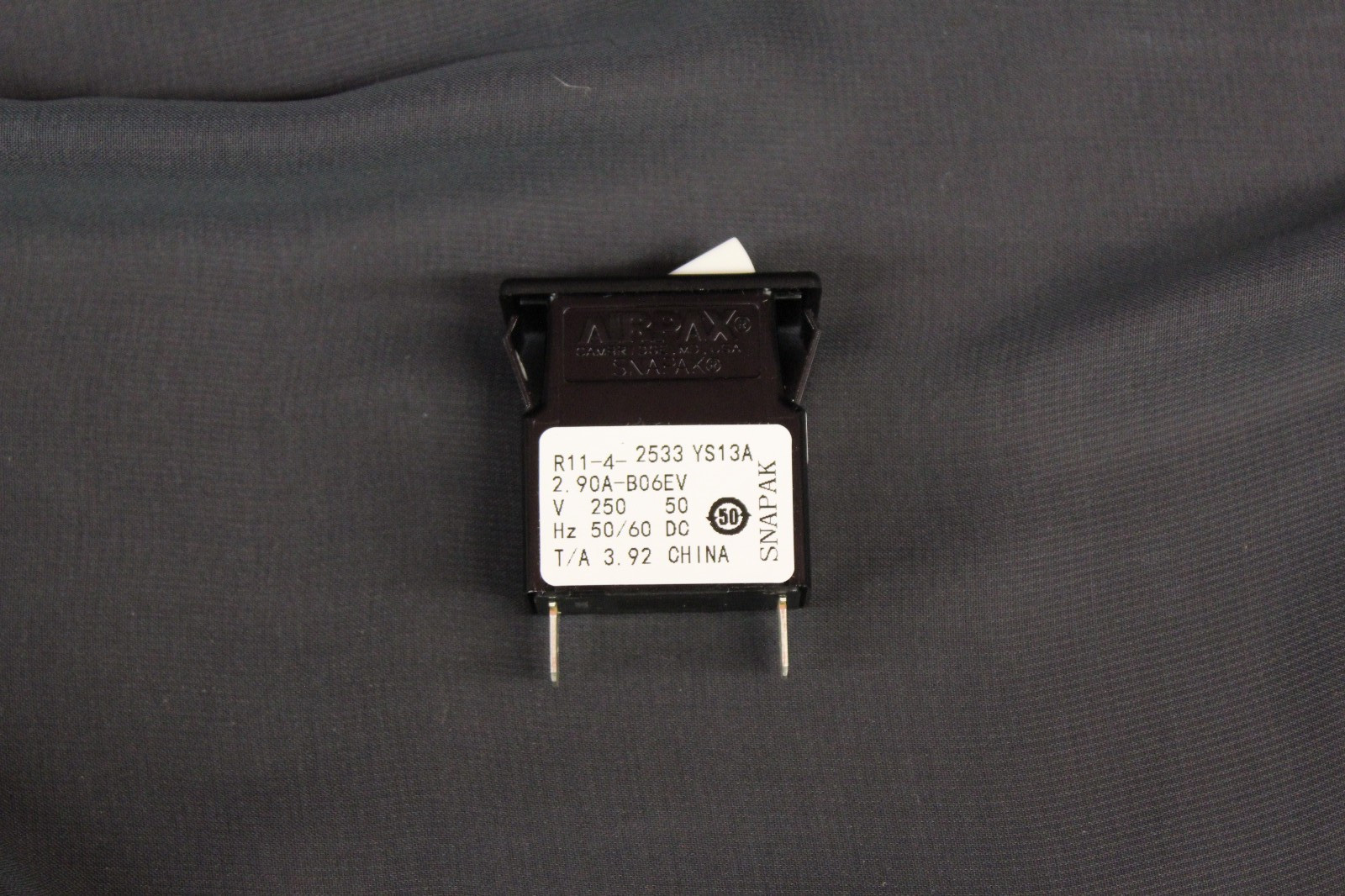 AIRPAX R11-4-2.90A-B06EV Circuit Breaker Switch – Single One