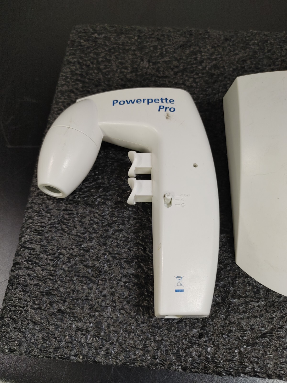 VWR Powerpette Pro Pipette Controller with Power Supply and Mount