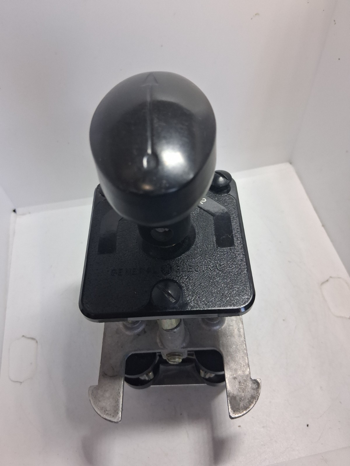 GENERAL ELECTRIC 16SB1CG13X4 ROTARY SWITCH TYPE SB-1 3 POSITION NNB