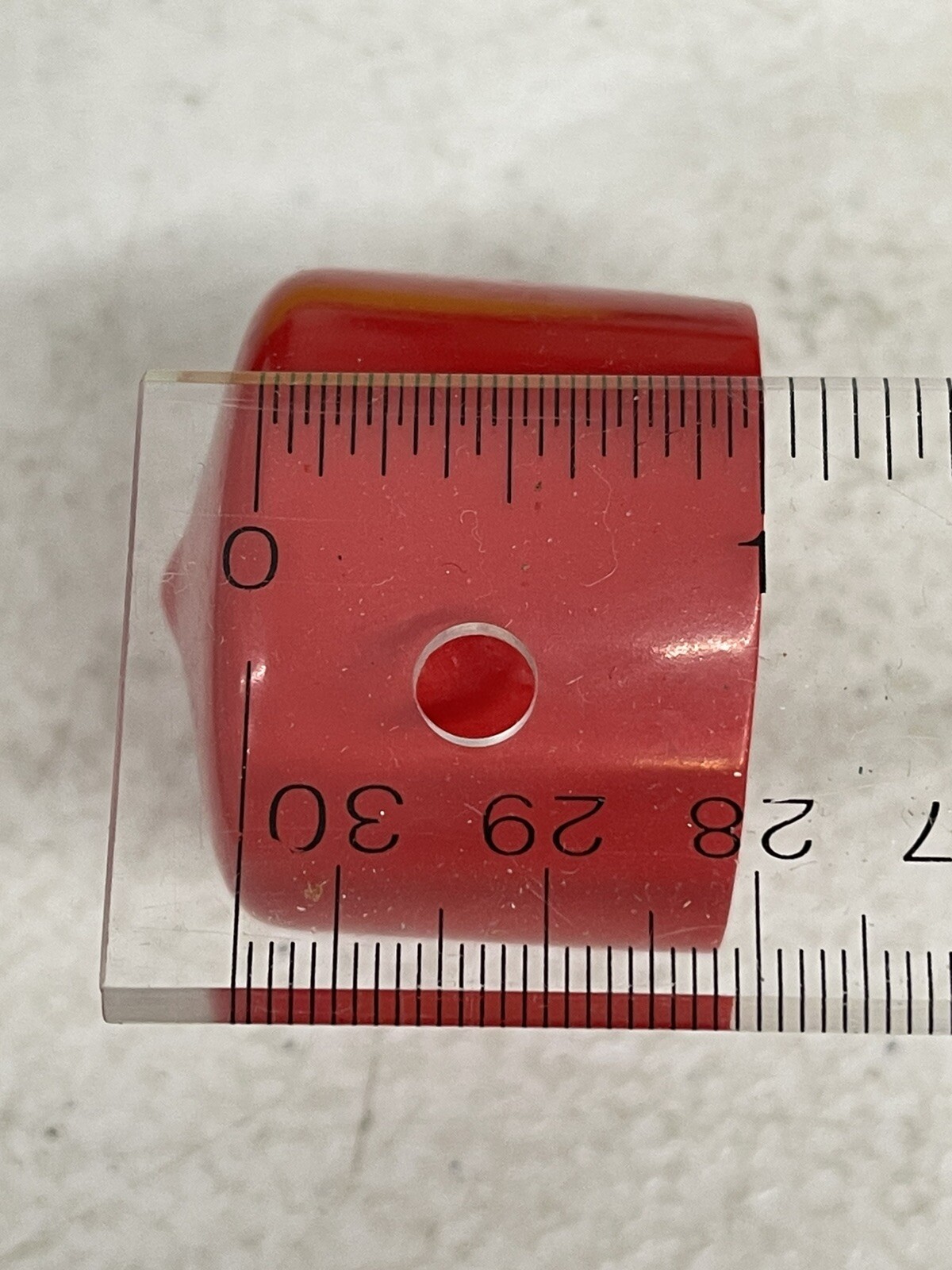 450 Pack Vinyl Sinclair & Rush S Caps 1 in Tall 1-1/2 in Wide Red & Black 513850