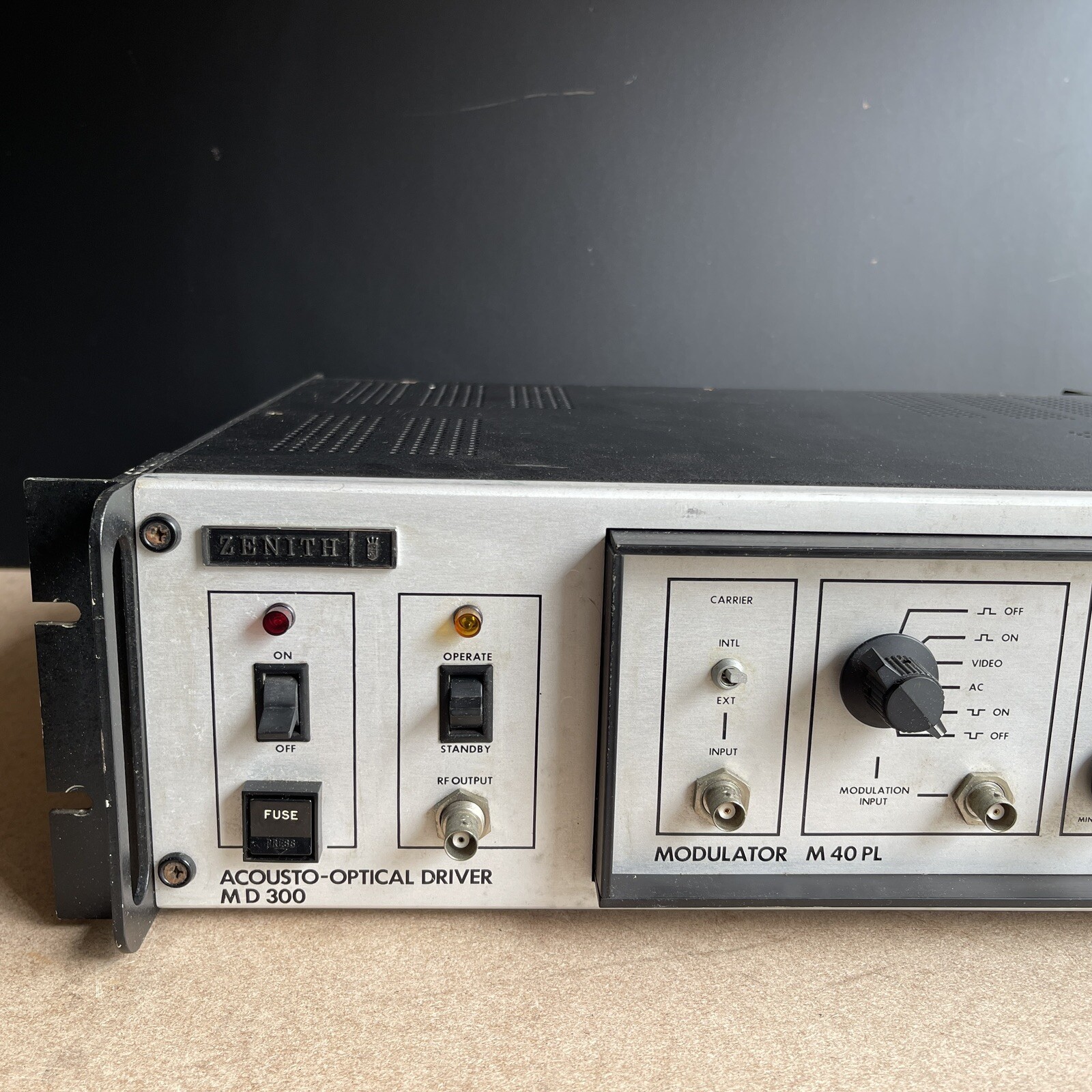 Vintage Zenith Radio Research MD 300 Acousto-Optical Driver and Modulator M40 PL