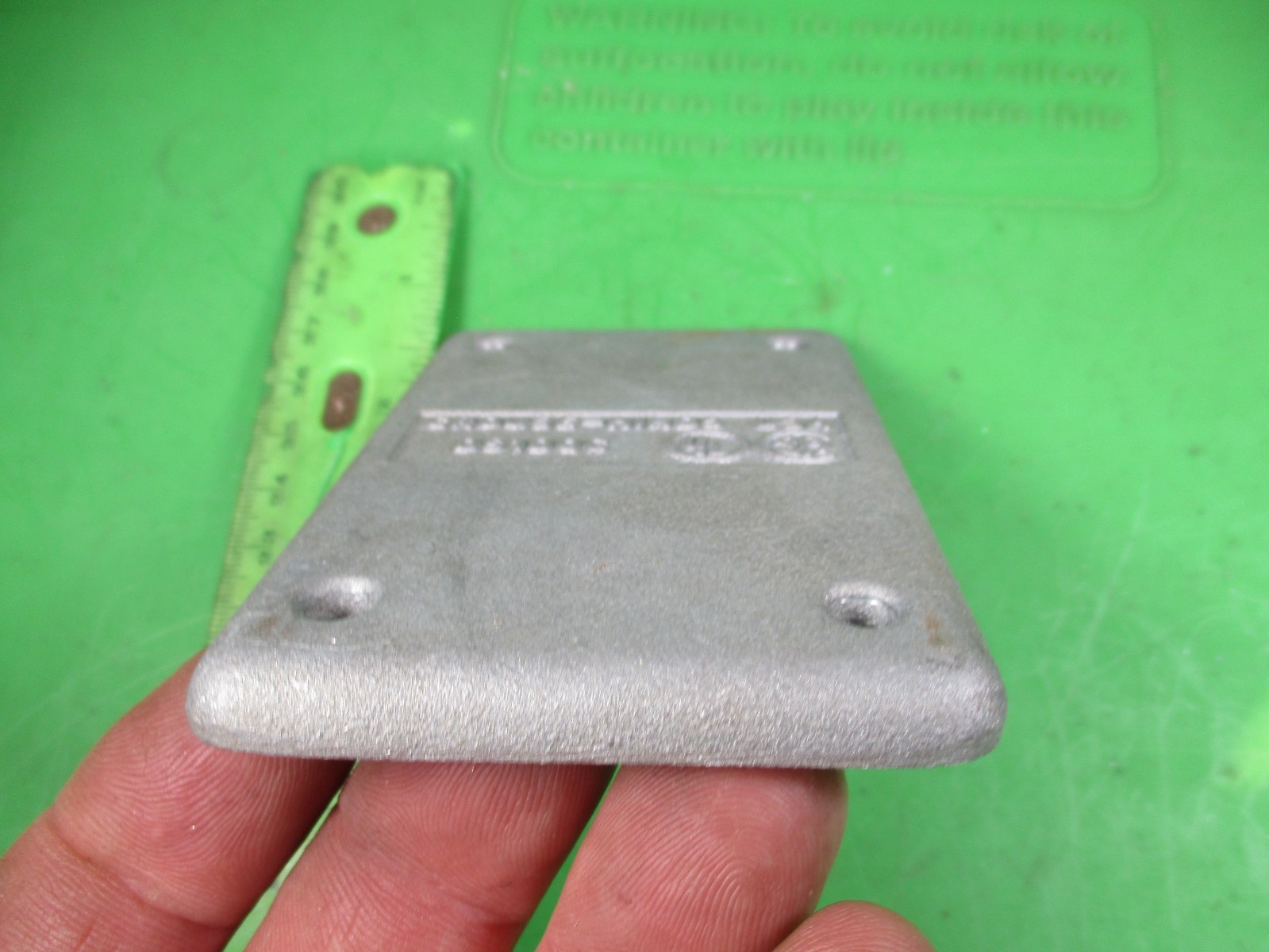 DS100G CROUSE-HINDS FS/FD SGL GNG CaST IRON SURFACE/FLUSH Switch BOX COVER
