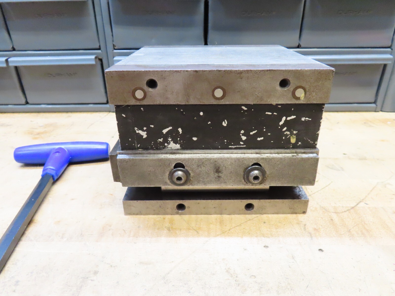 Suburban Tool MC-66-FP S1 6″ X 6″ On/Off magnetic chuck & SP-66 sine plate