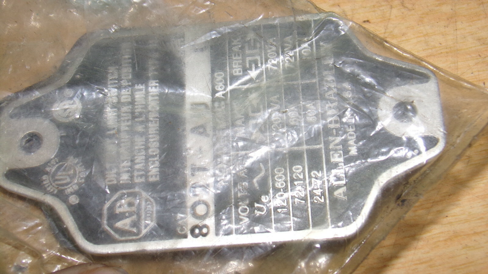 NEW Allen Bradley 802T-AU Oil Light Limit Switch Cover *Free Shipping*