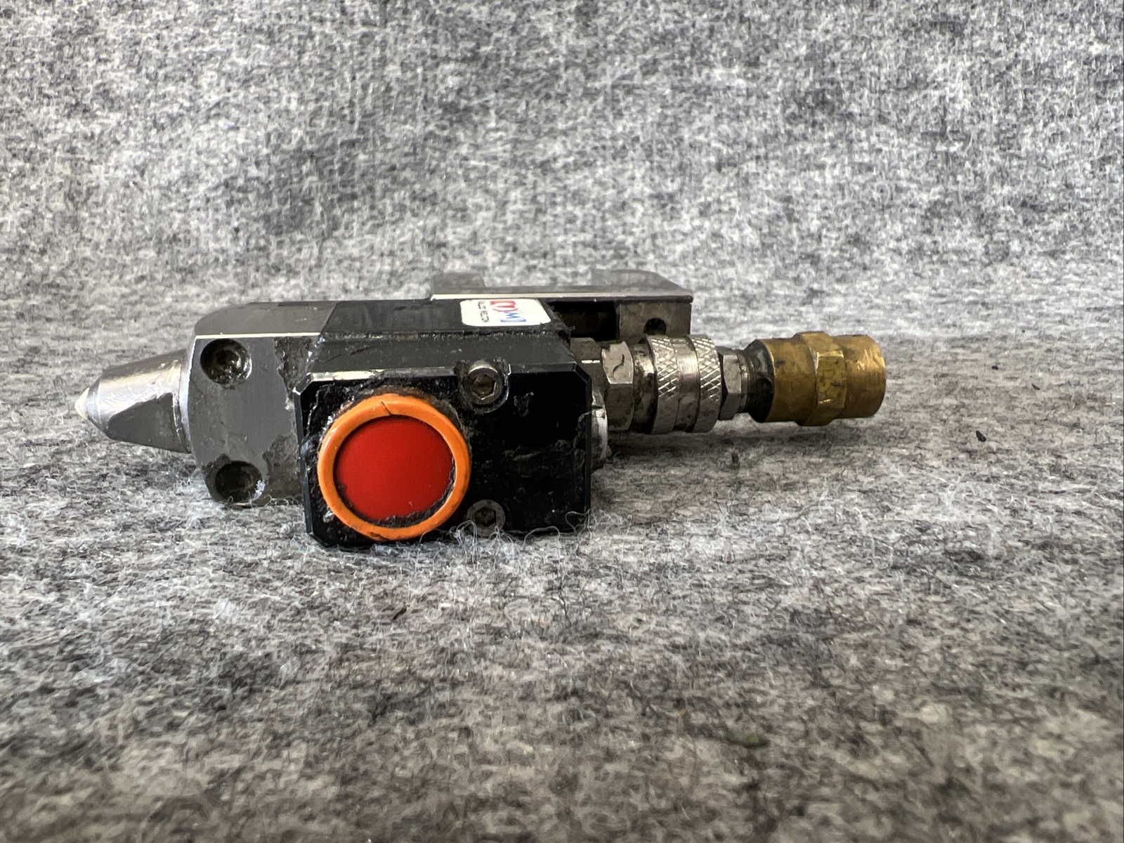 VALCO MELTON Hot melt adhesive applicator nozzle module Used