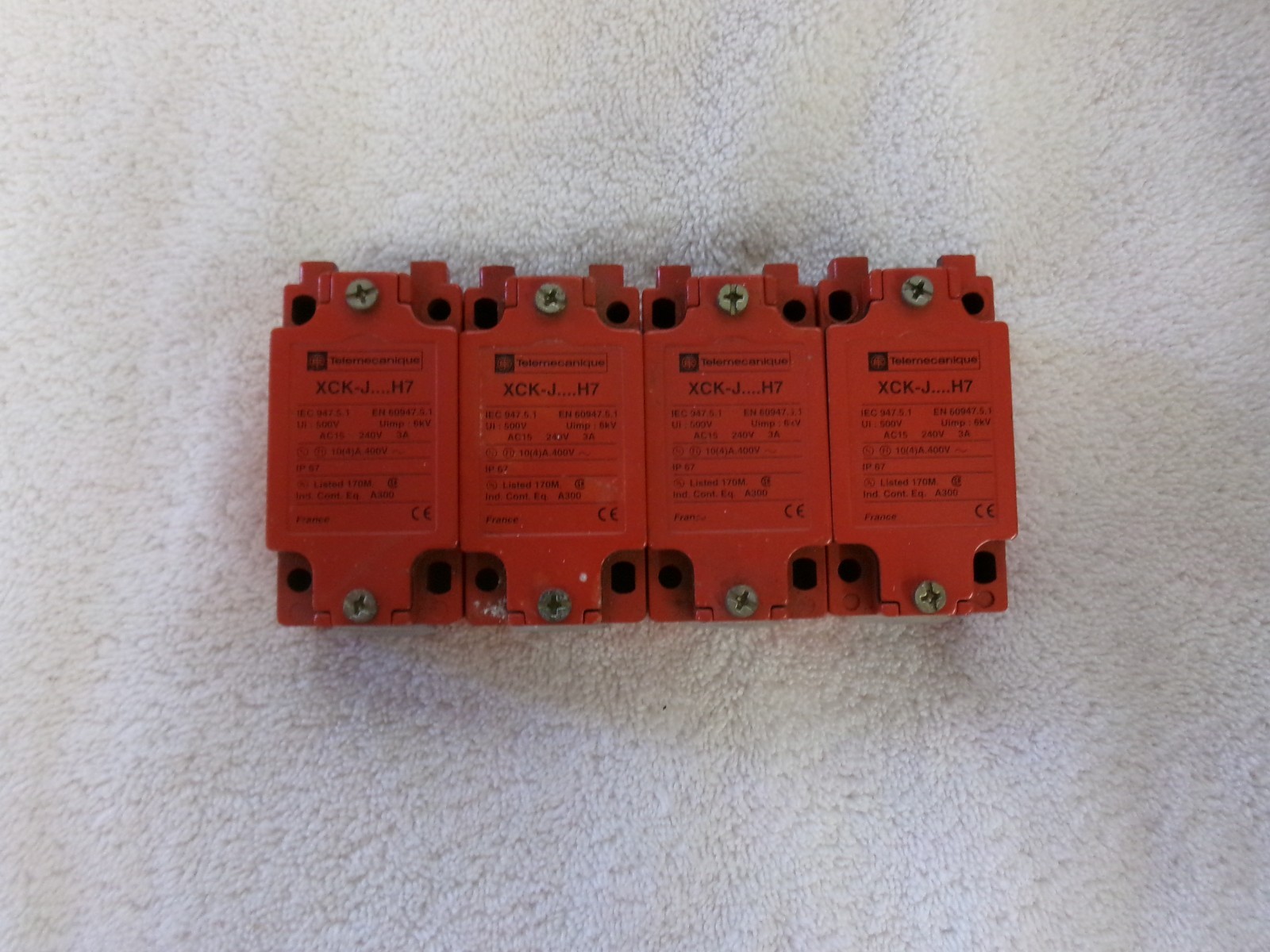 Telemecanique Limit Switch 240V 3A 6kV XCK-J….H7 Lot of 4