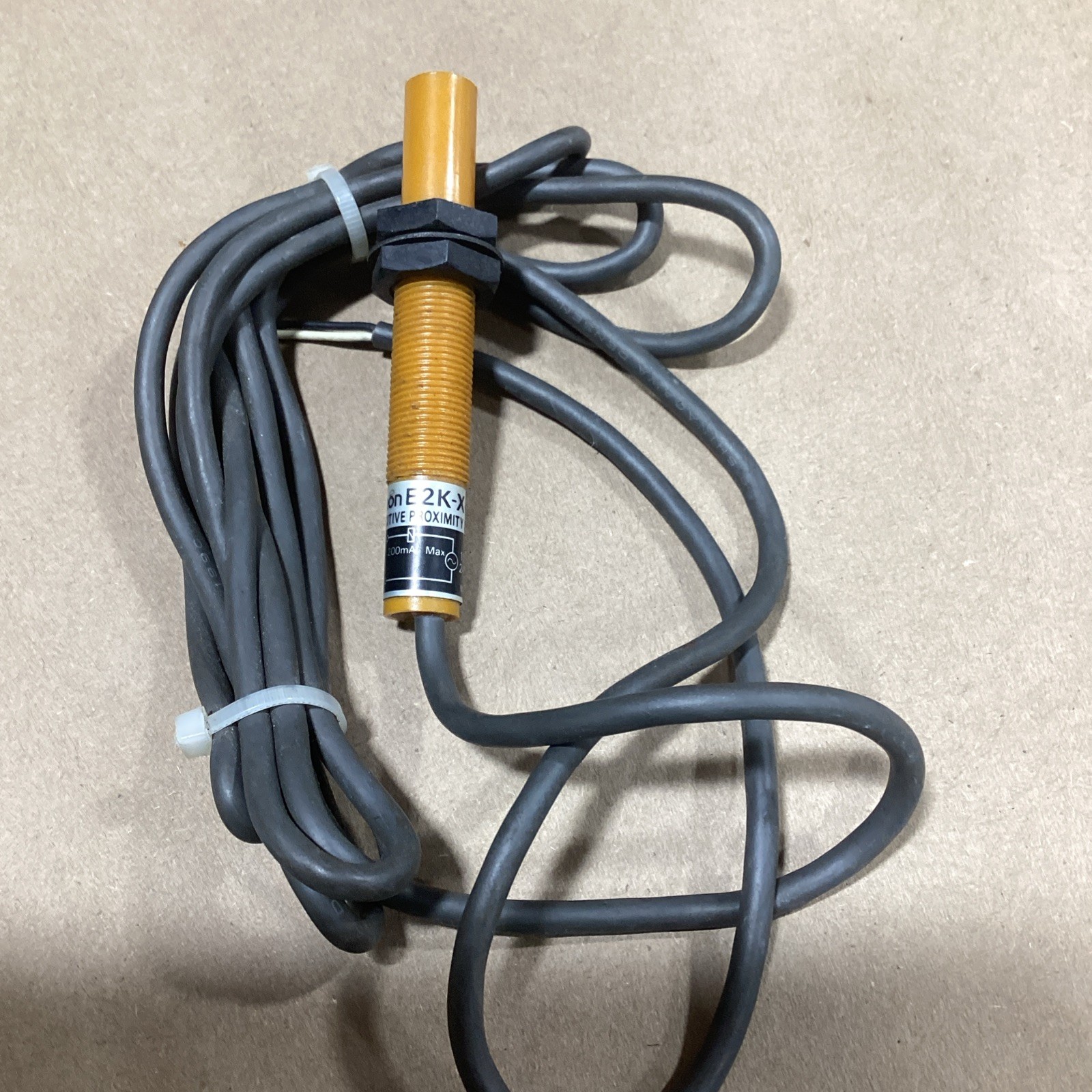 OMRON E2K-X4MY CAPACITIVE PROXIMITY SWITCH UNMP