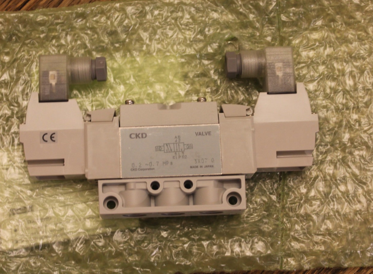 CKD 4ga320r-08-b-3 Individual Double Solenoid 4GA320R-C8-B-3