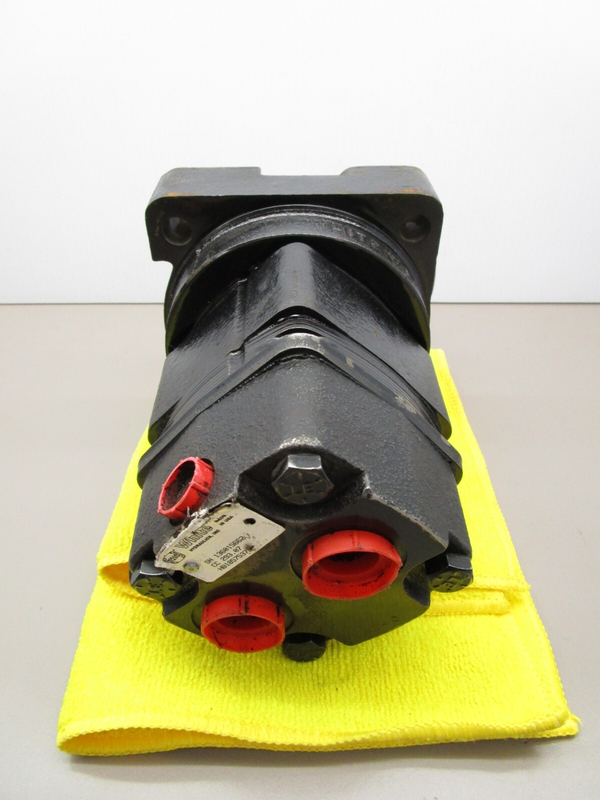White Hydraulics HB1857537DP Hydraulic Motor 293.07cc *For Parts or Repair*