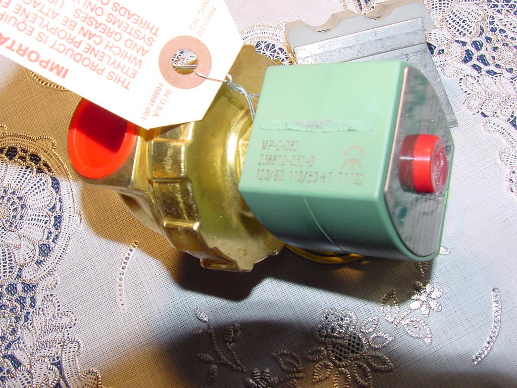 Asco RedHat 8220G409, 2-Way, Normally Closed, Solenoid Valve, Steam / Hot Water