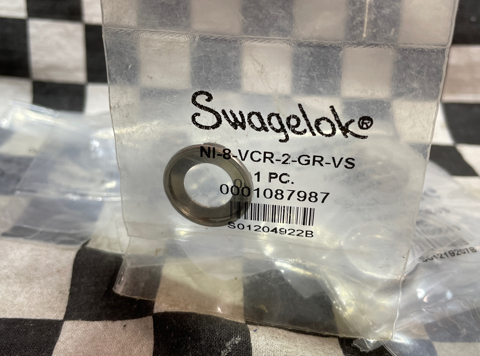 SWAGELOK VCR Face Seal 1/2″, NI-8-VCR-2-GR-VS, LOT OF 11, SHIPSAMEDAY#1327D4