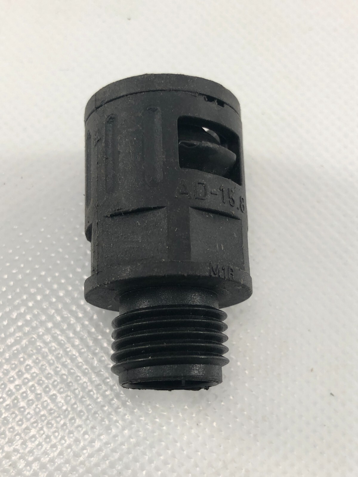 Uxcell RQG AD105.8 Connector with MPT 3/8 x M16x1.5mm Lot of 5 pcs.