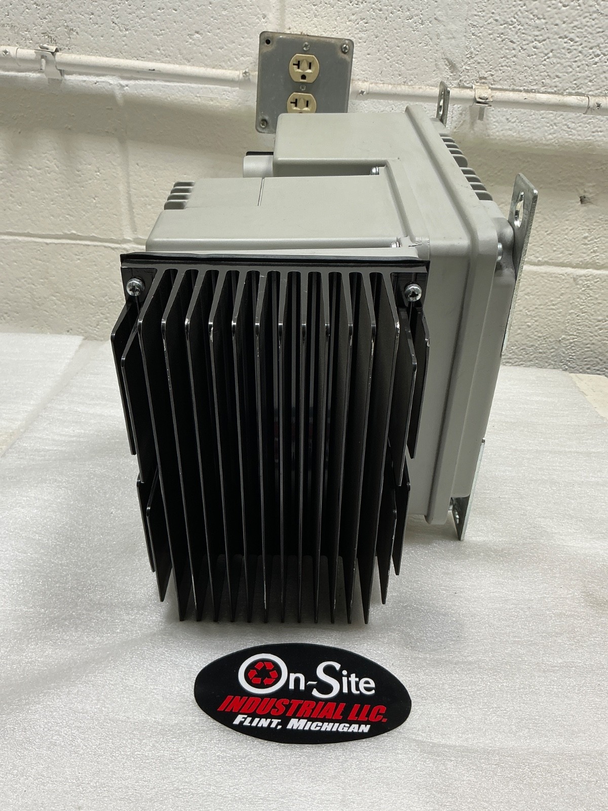 ALLEN-BRADLEY 284E-FVD7P6Z-25-RRG-SBG-DB1-EMI CONTROL MODULE 280E-FN-25-RG BASE