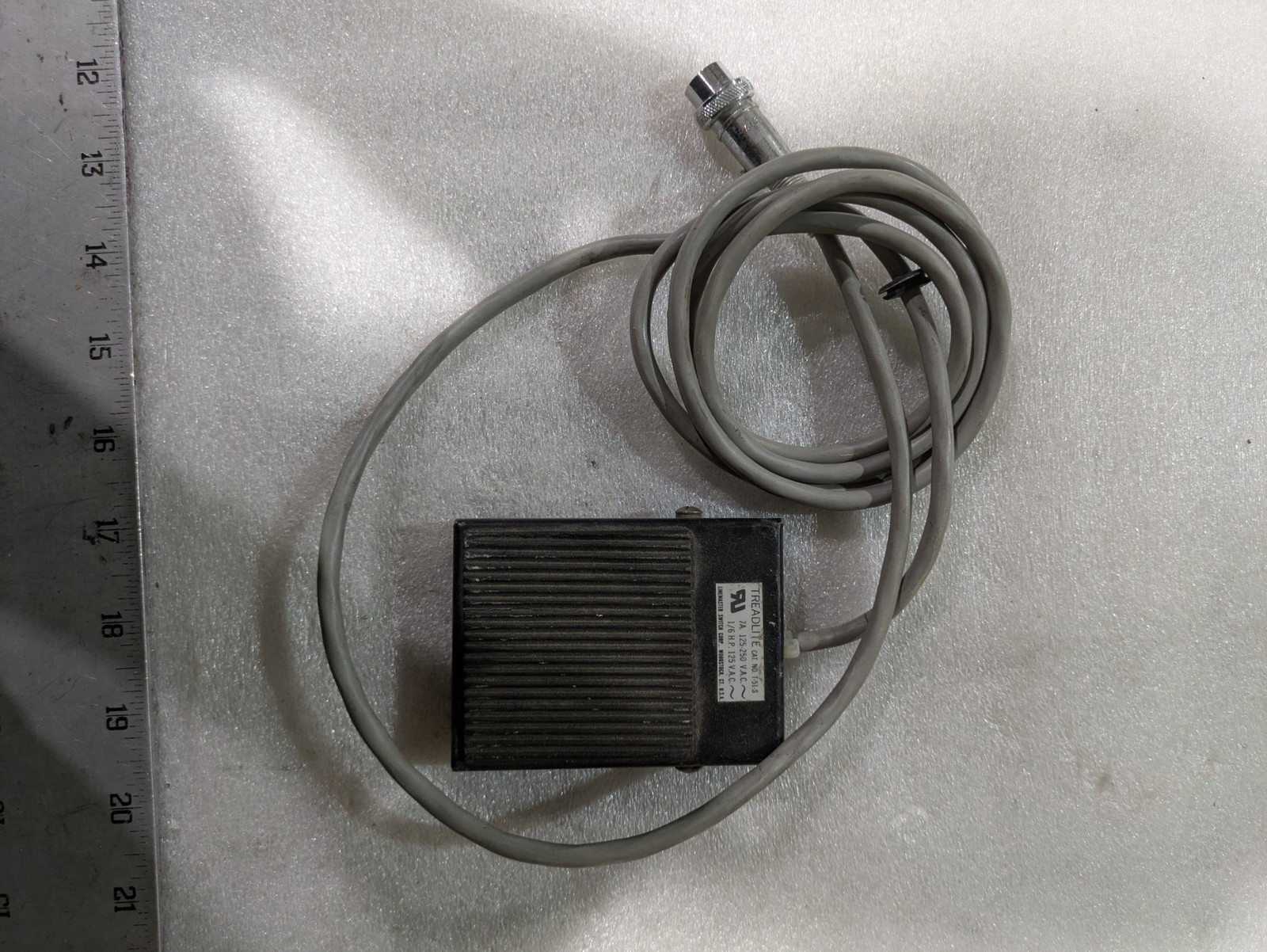Linemaster T-51-S Treadlite Foot Switch 125-250VAC 7A 1/6HP Pedal Industrial