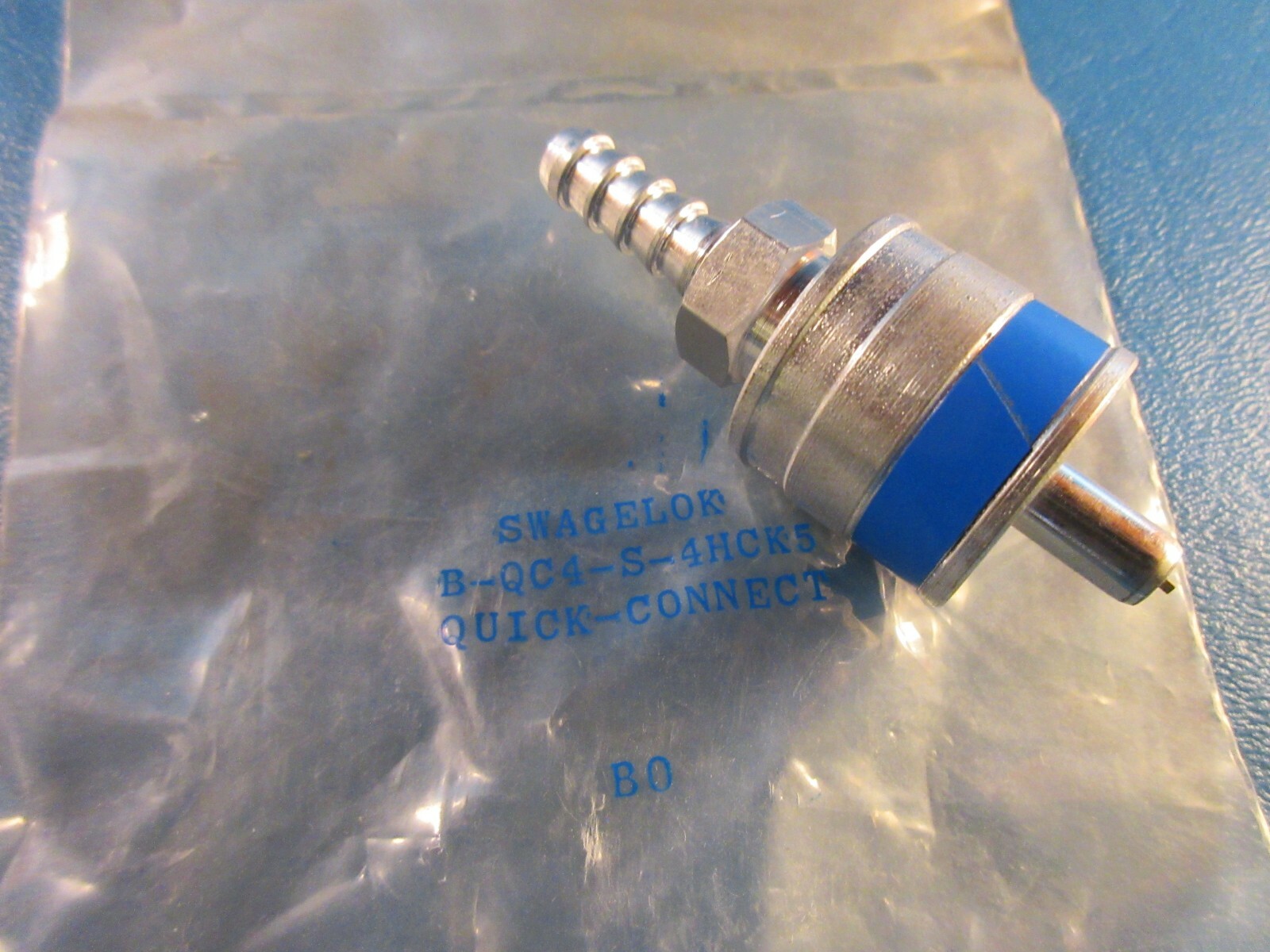 Swagelok BQC4-S-4HCK5, Quick-Connect, 1/4″ Hose Barb, Blue