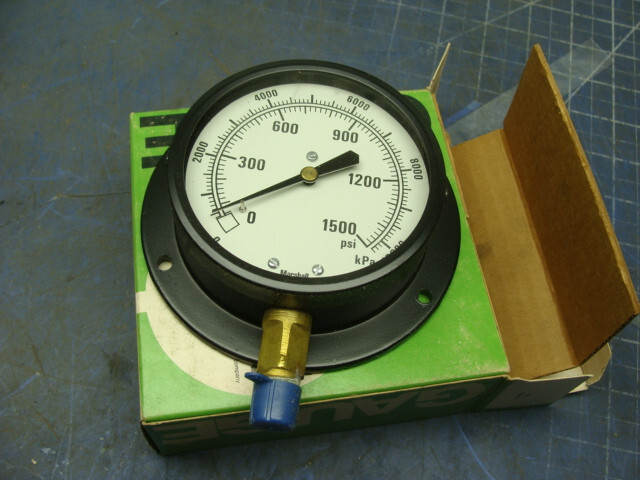 MARSHALLTOWN G10442 ELTRA PRESSURE GAUGE 3-1/2″ FACE 0-1500 PSI / 0-10000 KPa