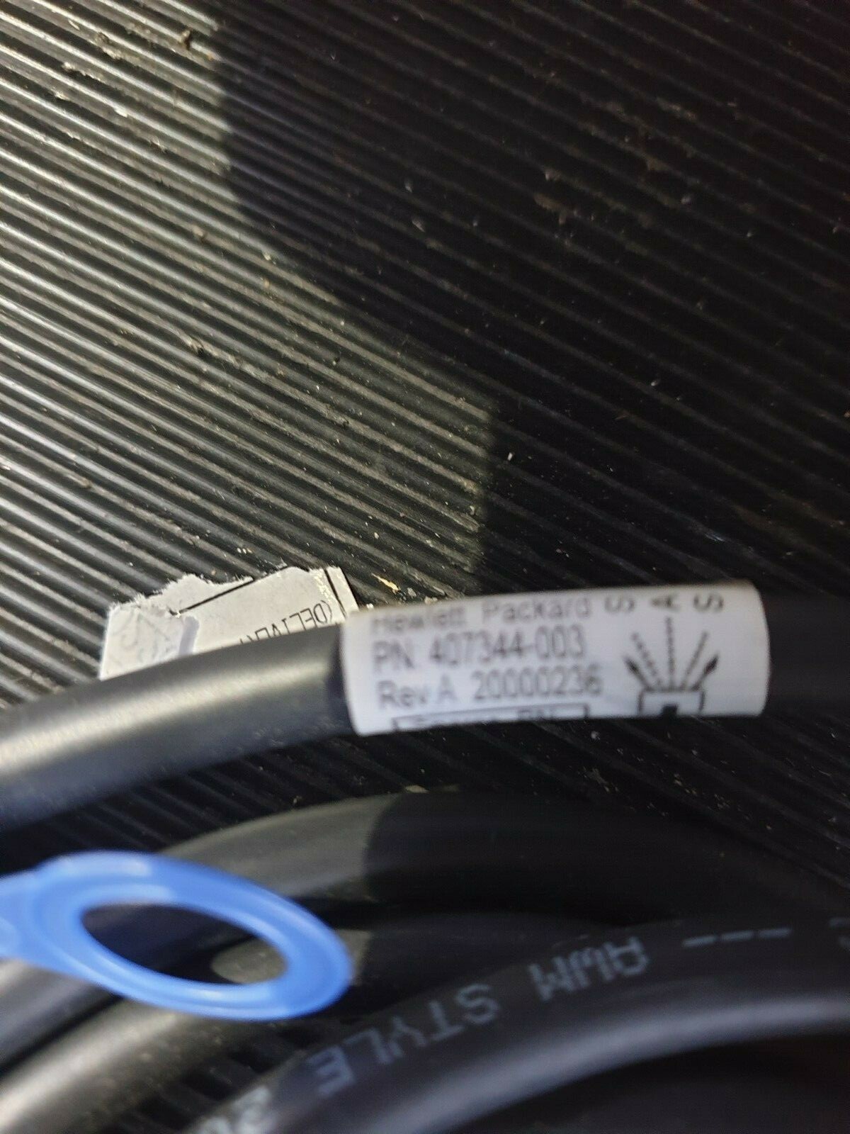 HP 407344-003 MINI SAS CABLE (R5S2.1B2)