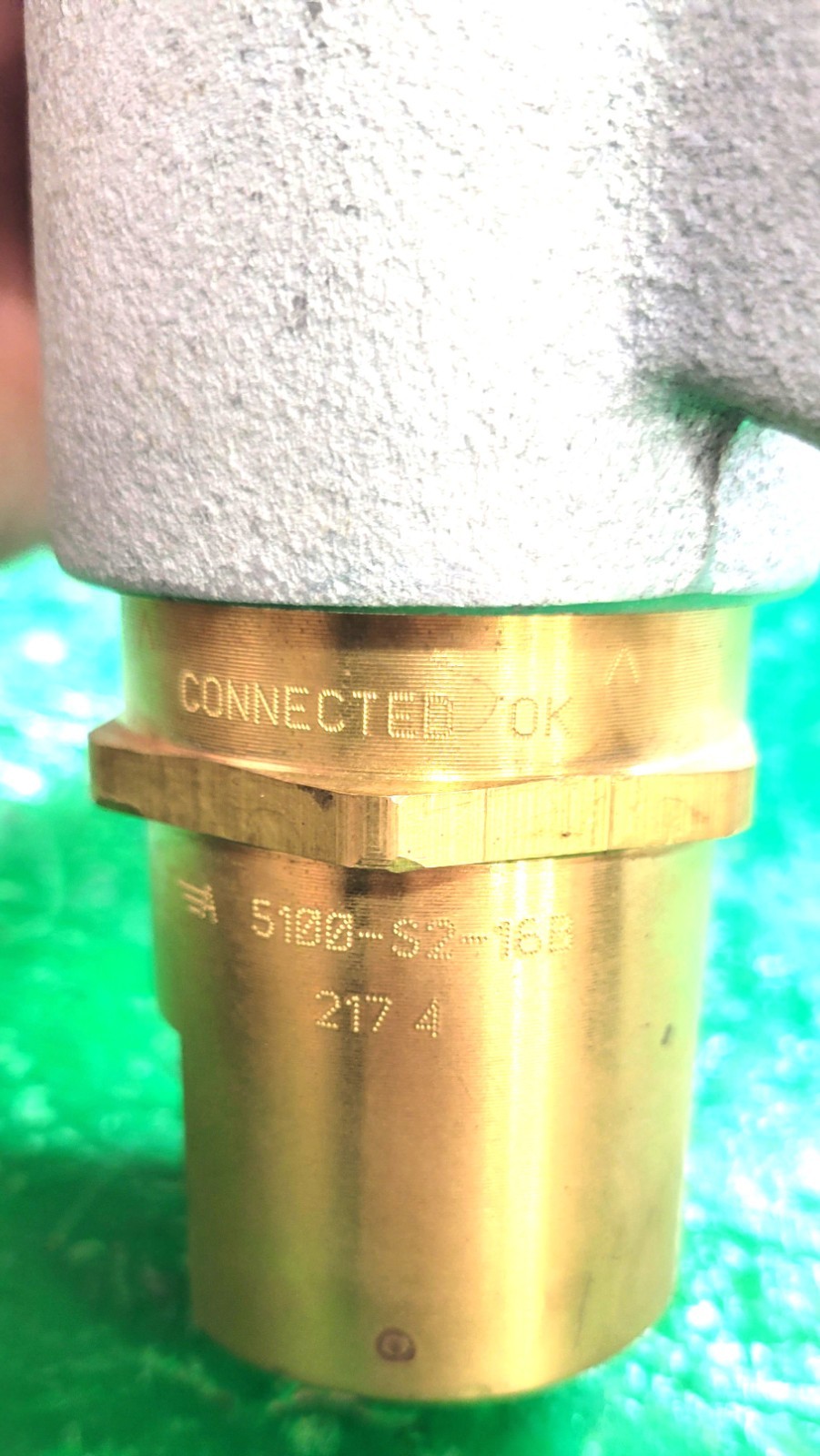 6️⃣EATON FNPT HYDRAULIC QUICK CONNECT COUPLING PESSCO IS OFFERING 1 W052326-2 🗽