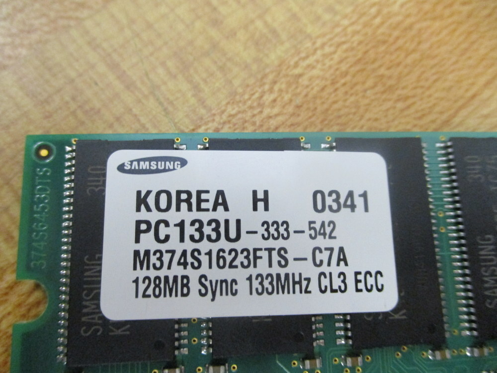 Samsung PC133U-333-542 PCSDRAM PC133U333542 M374S1623FTSC7A w/18 Chips