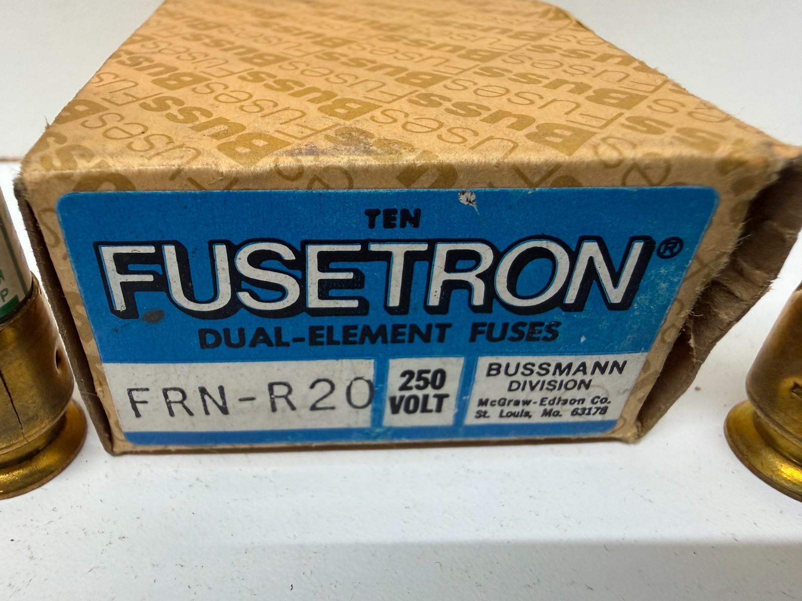 LOT OF (4) NEW IN BOX! BUSSMANN FUSETRON 20A 250V TIME-DELAY FUSES FRN-R-20