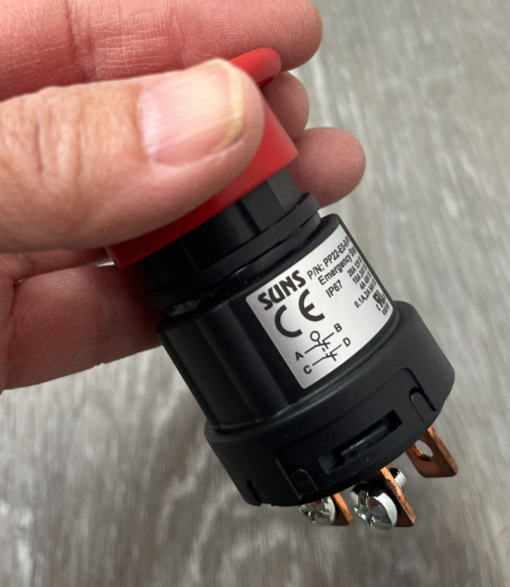 SUNS PP22-ES-R-P8 22mm Emergency Stop Switch Push/Pull