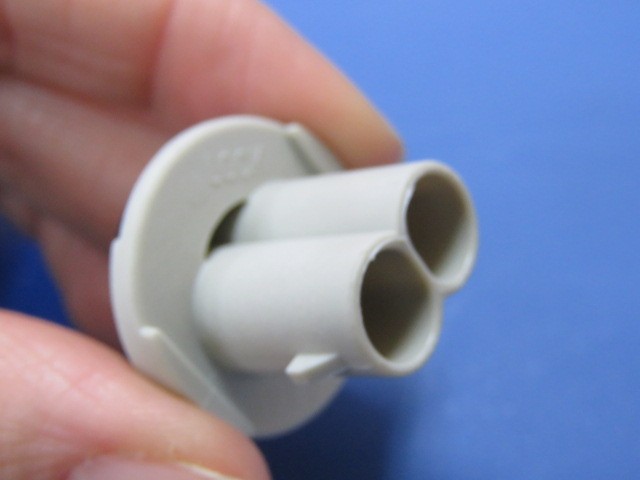 Delphi 12110053 Qty of 50 per Lot 2 Way Light Gray Lamp Socket Wedge Sealed Fem