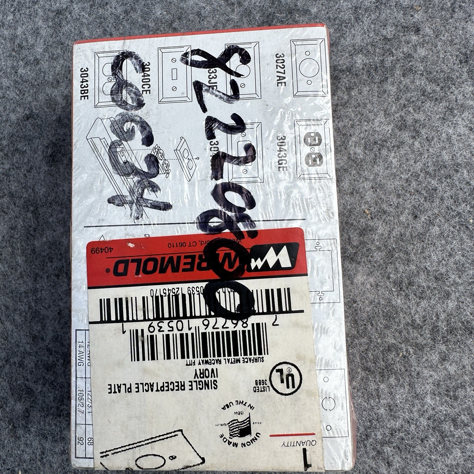 Wiremold V3027AE Single Receptacle Electric Plate Ivory Sealed Legrand New