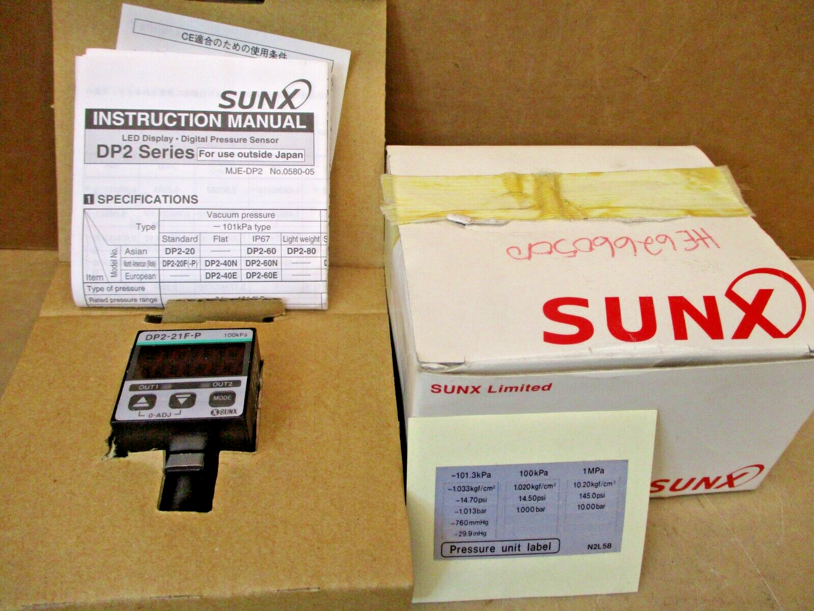 SUNX DP2-21F-P UDP221FP Pressure Sensor w/ Digital LED Display 100kPa 46939ELL