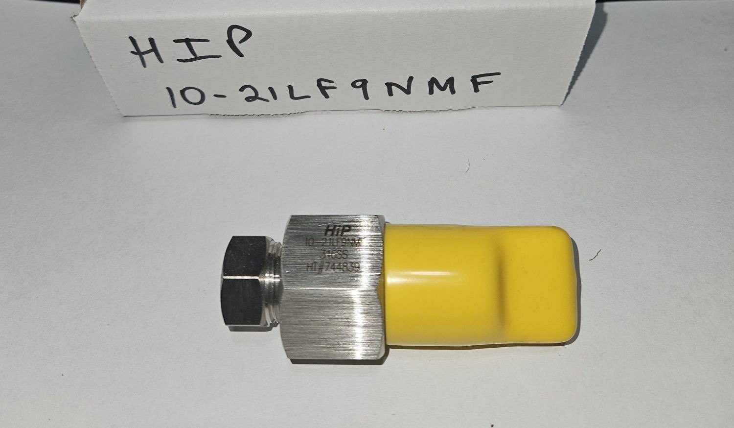 NEW 10-21LF9NMF Fitting HIP High Pressure Equipment Comp 9/16 MP FEM TO 3/4 MNPT