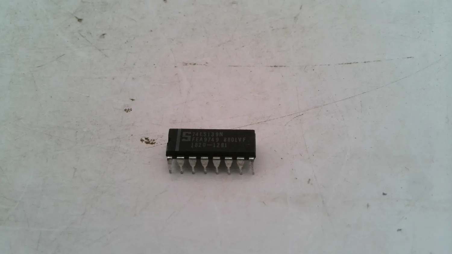 SIGNETICS 74LS139N DUAL 2-4 DECODER DIP-16 IC