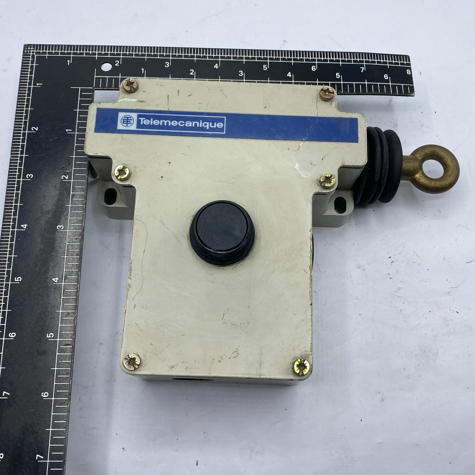 Telemecanique XY2-CE Cable Controlled Safety Switch EN 60947-5-1 ⭐