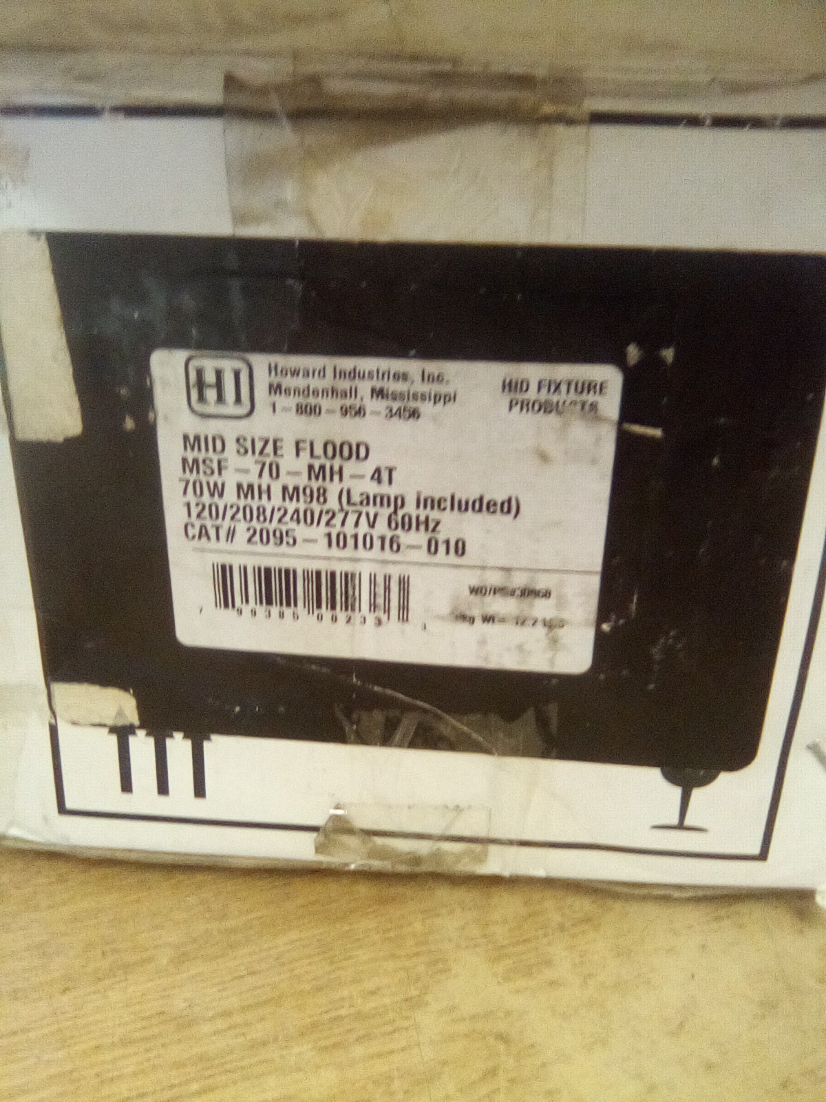 Howard Industries MSF-70-MH-4T Mid Size Floodlight 70Watt