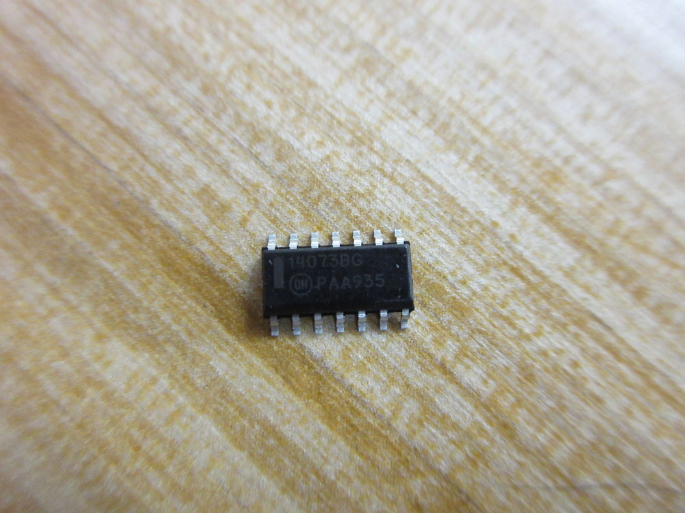 Onsemi 14073BG Integrated Circuit MC14073BG (Pack of 34)