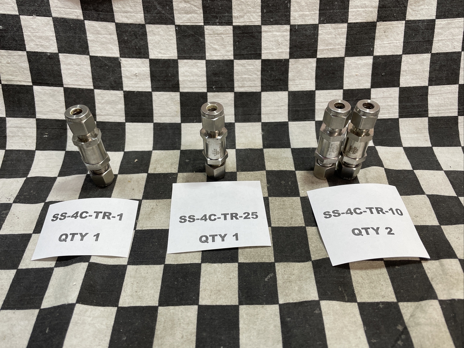 SWAGELOK SS-4C-TR-25 SS-4C-TR-1 & SS-4C-TR-10, Check Valve 1/4″, LOT OF 4 #YB16