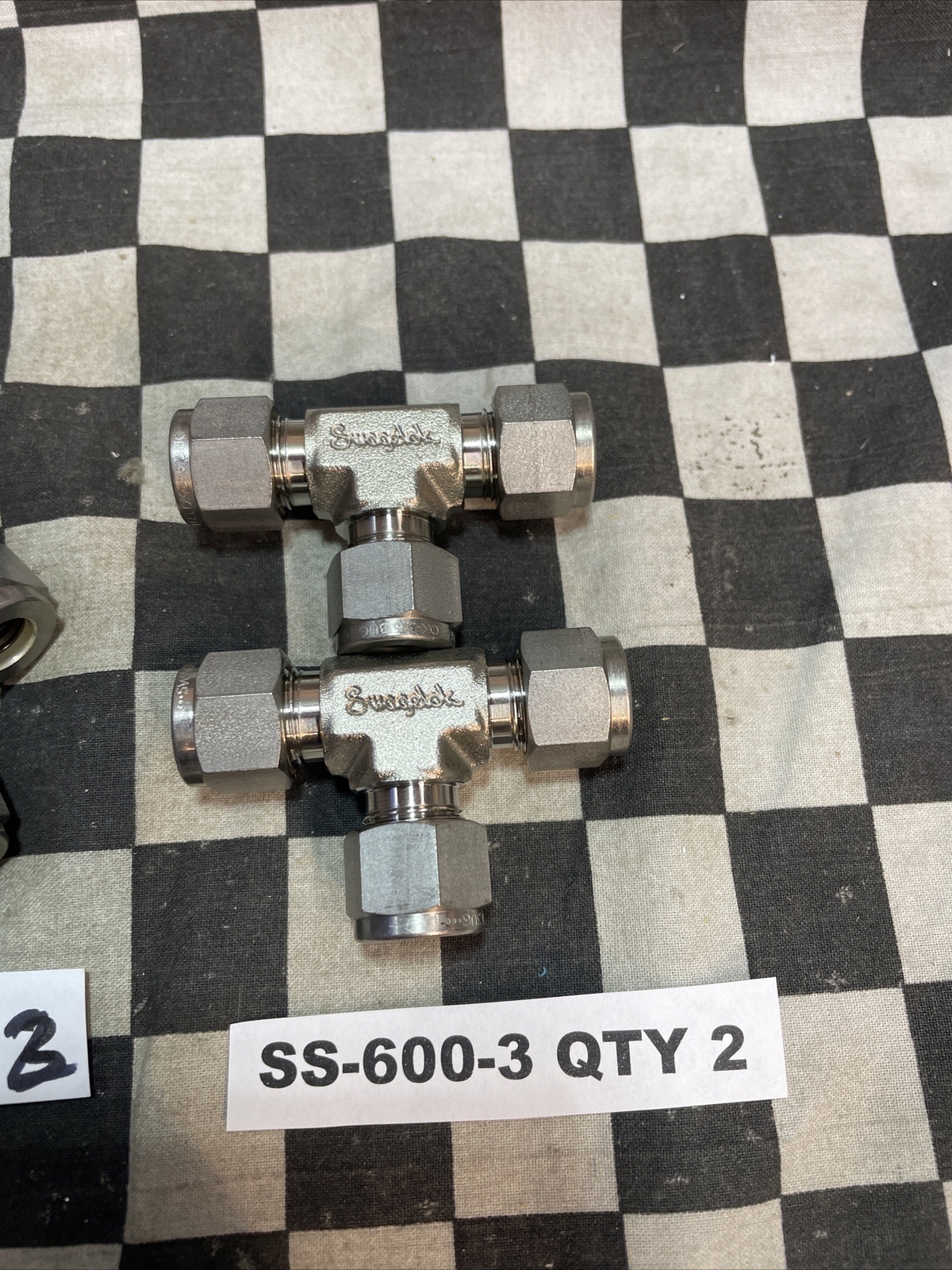 SWAGELOK SS-600-9, SS-600-6, SS-600-3, SS-600-61, TEE BLOW UNION LOT OF 8#163914