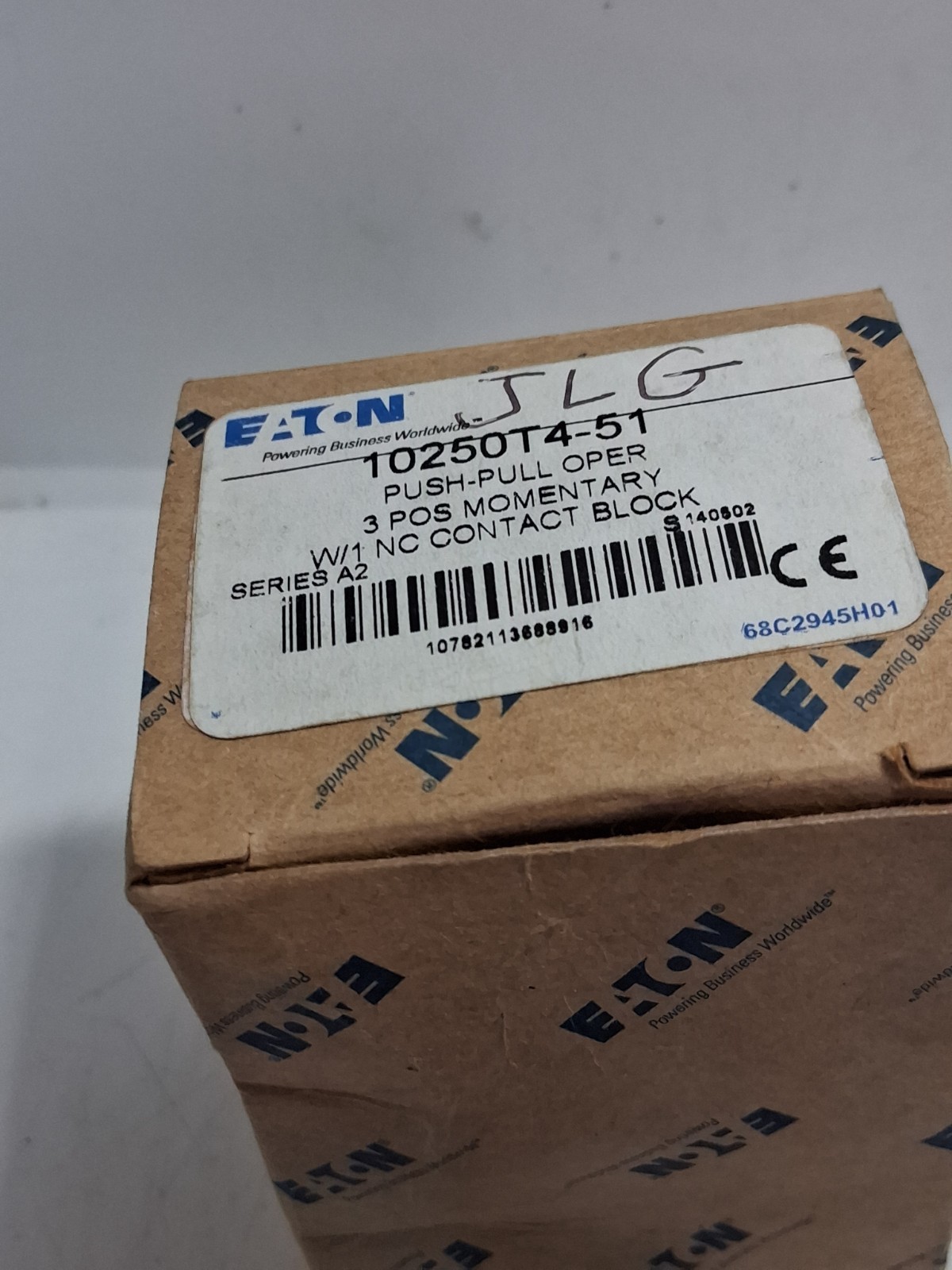 EATON 10250T4-51 PUSH PULL OPERATOR 3 POSITION MOMENTARY W/1NC BLOCK SER A2 NIB