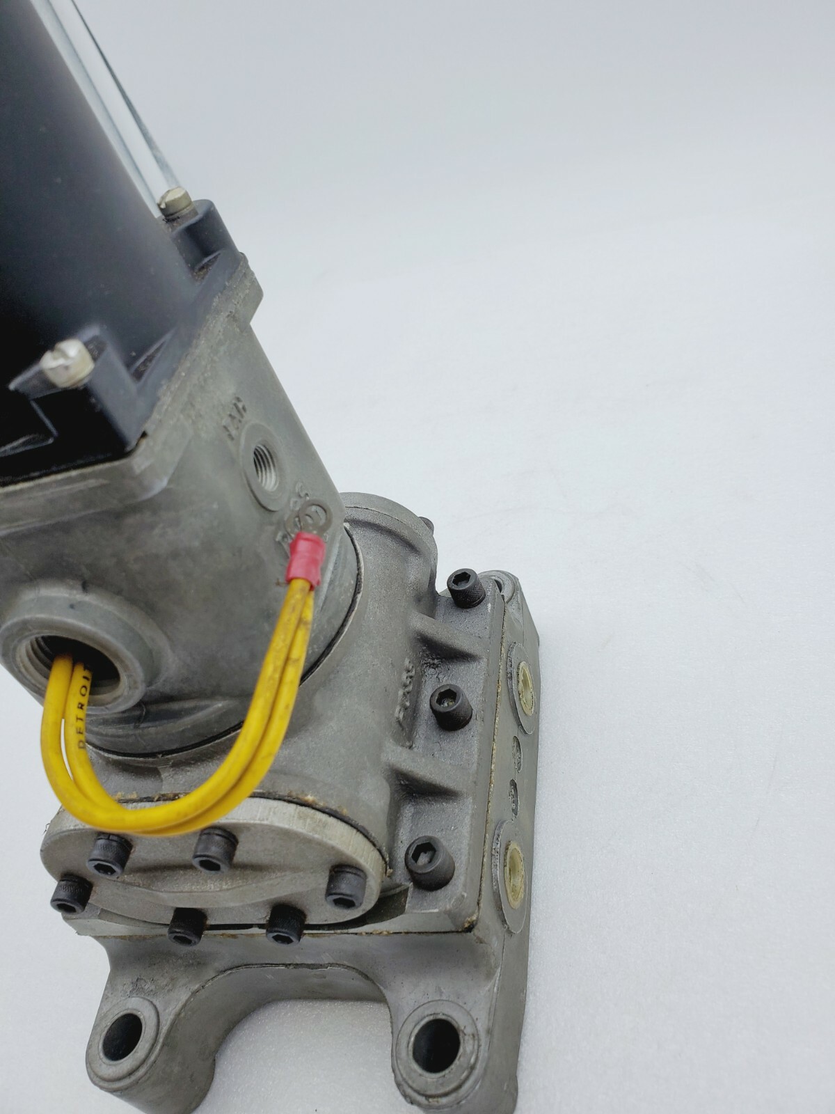 1776B2008 Ross Valve With 152B04 Solenoid