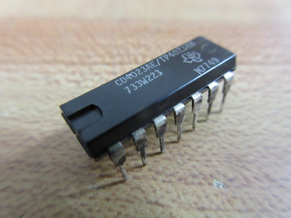 Texas Instruments CD4023AE/TP4023AN Integrated Circuit (Pack of 3)