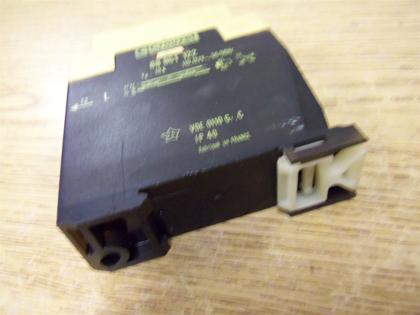 Crouzet 88 861 122 10A 110-127V IP40 relay Module *FREE SHIPPING*