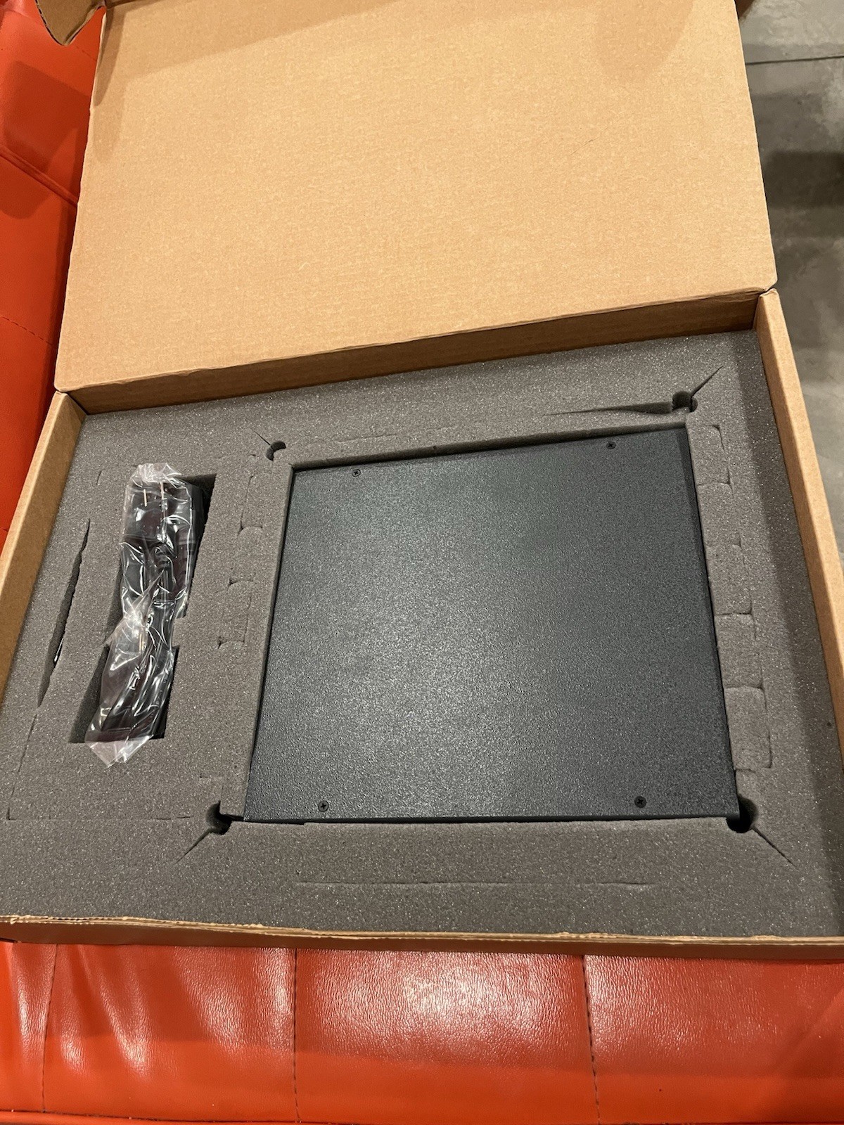 Extron P/2 DA 4 Plus Distribution Amplifier 15 Pin HD – Brand New In Box