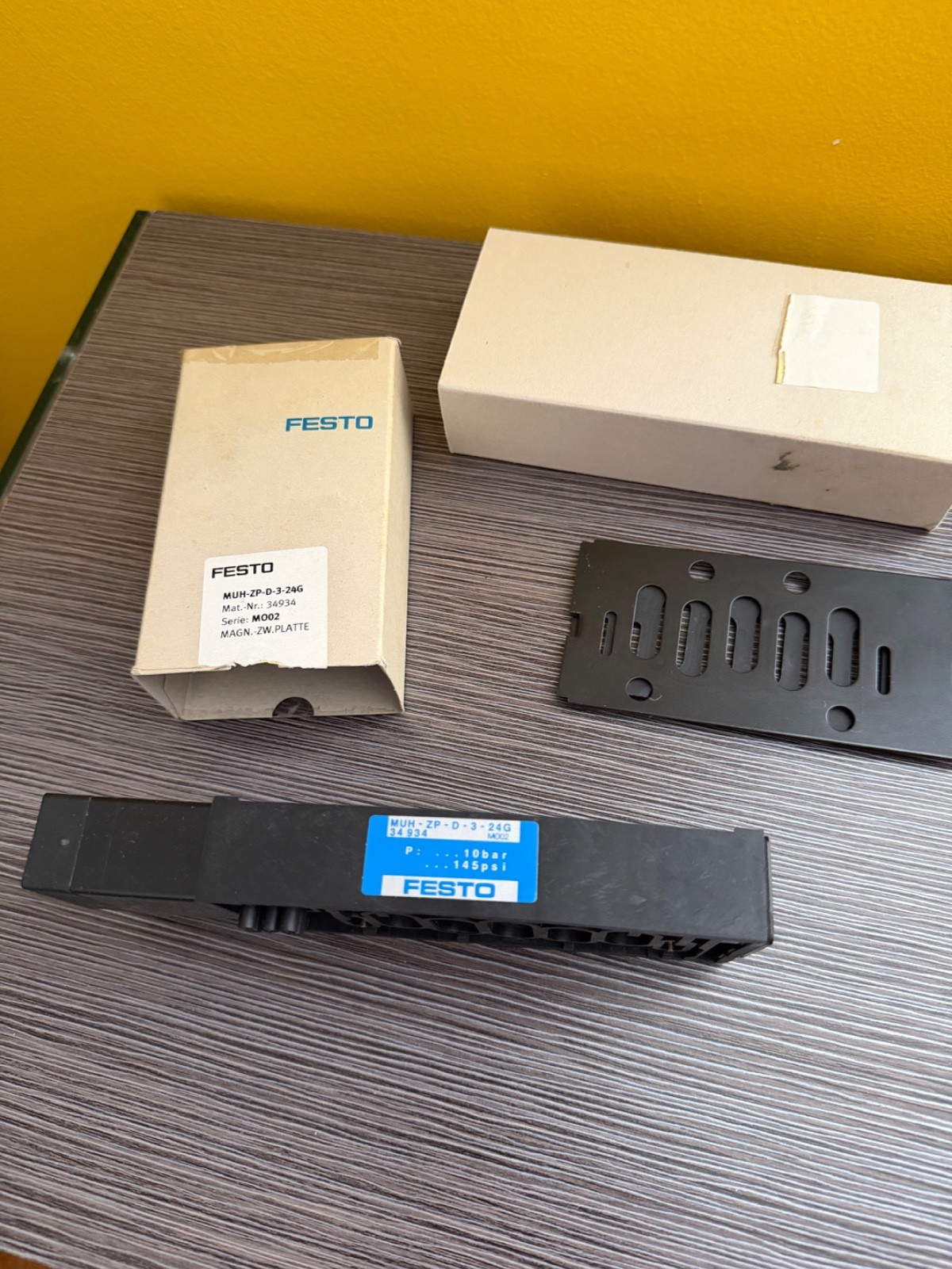 Festo 34934 Intermediate Solenoid Plate MUH-ZP-D-3-24G / MUHZPD324G