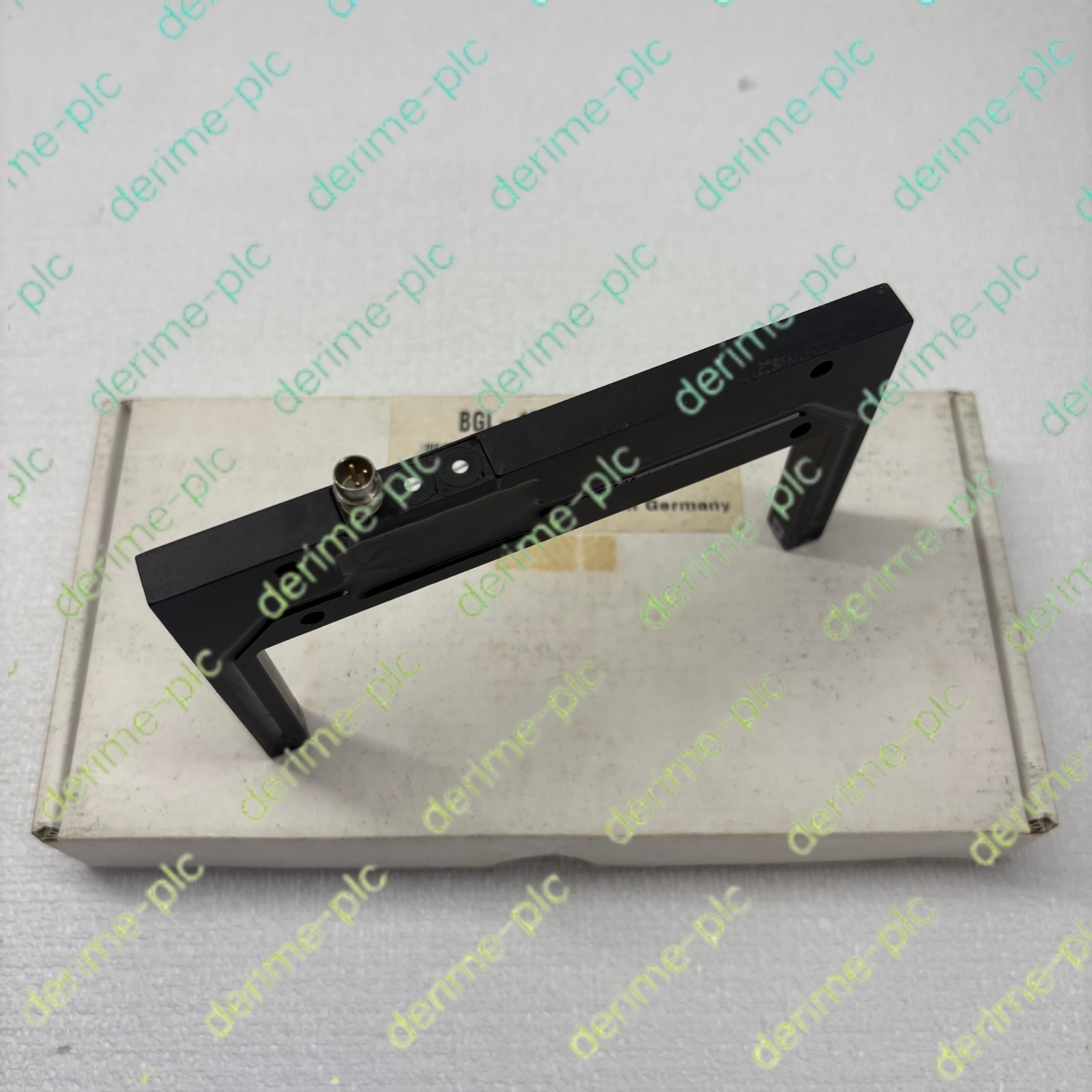 Balluff BGL-120A-001-S49 Slot-type photoelectric sensor#1pcs new in box