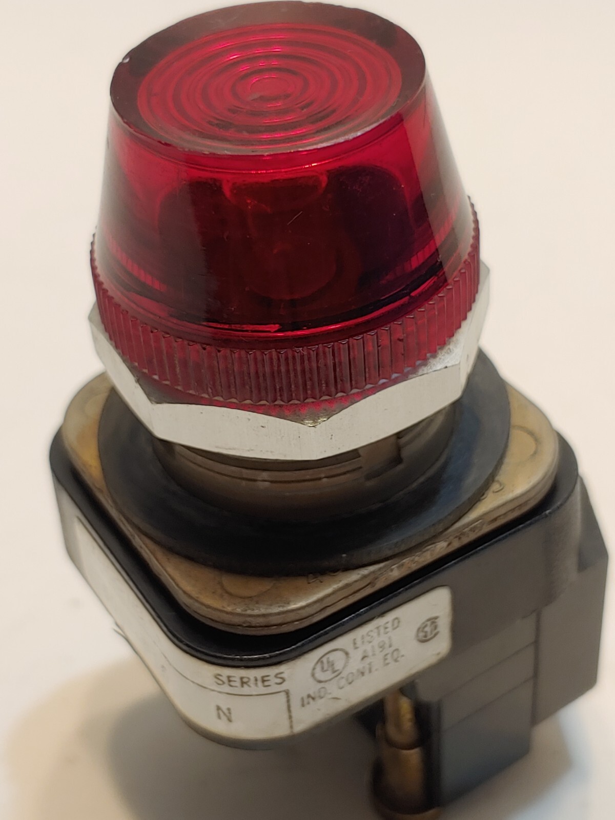 ALLEN BRADLEY 800T-P16 RED PILOT LIGHT 120V 800TP16R P16