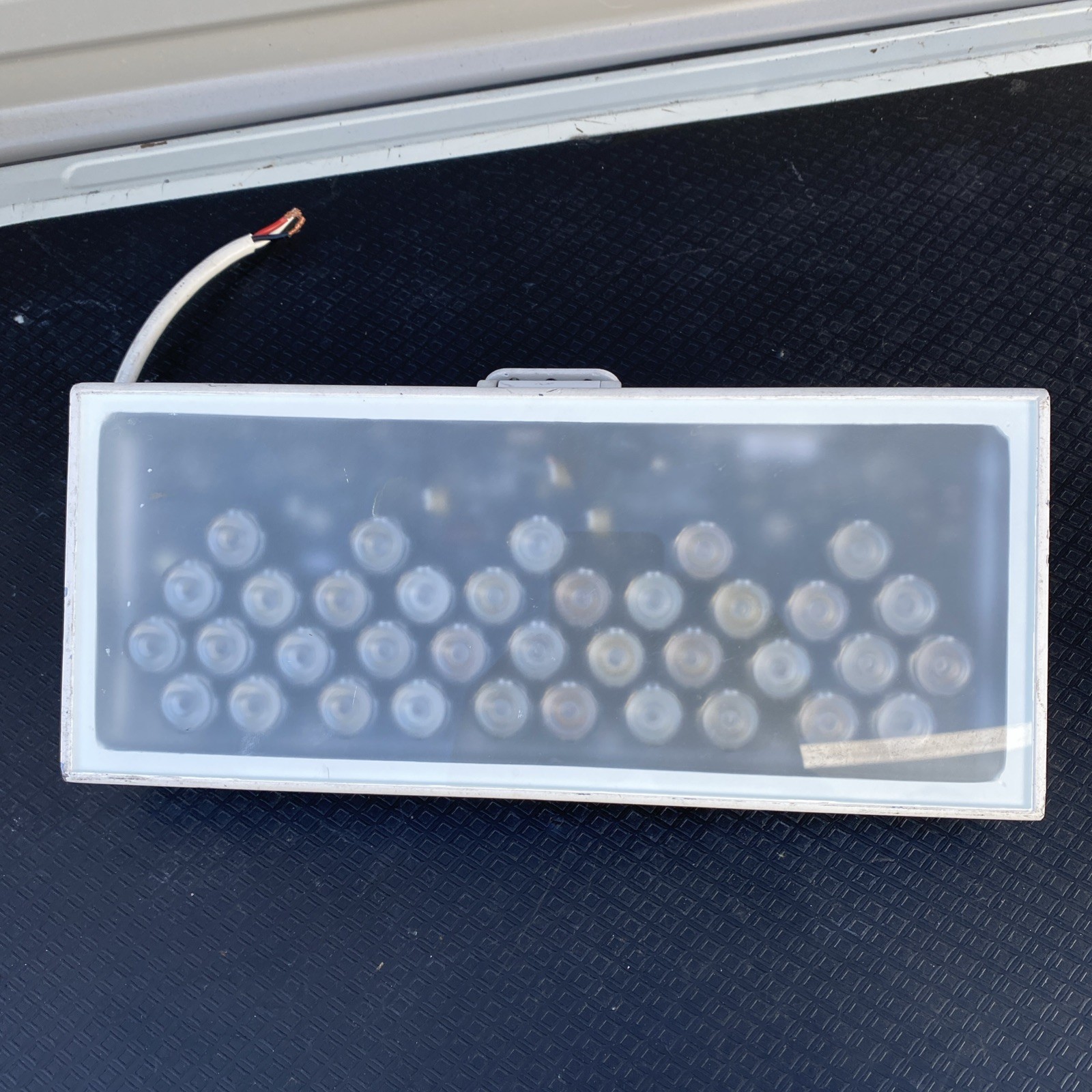 Philips ColorBlast 12 white Frosted 116-000012-01 As is